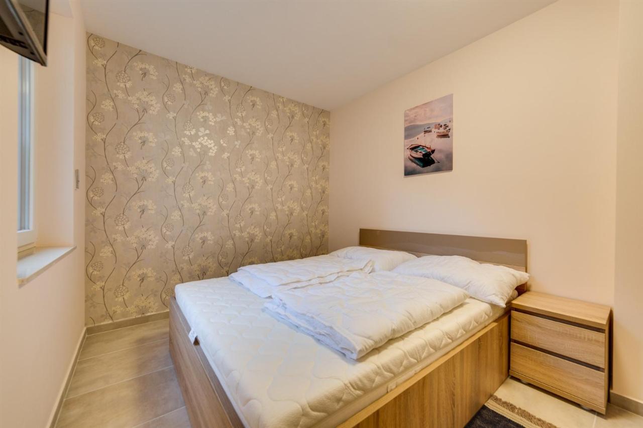 Forest Foeldvar Apartmanok By Bltn Balatonfoldvar Exterior photo