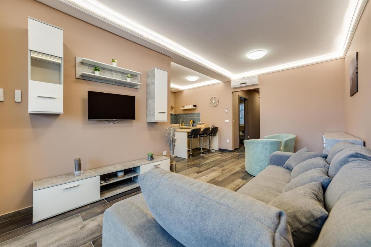 Forest Foeldvar Apartmanok By Bltn Balatonfoldvar Exterior photo