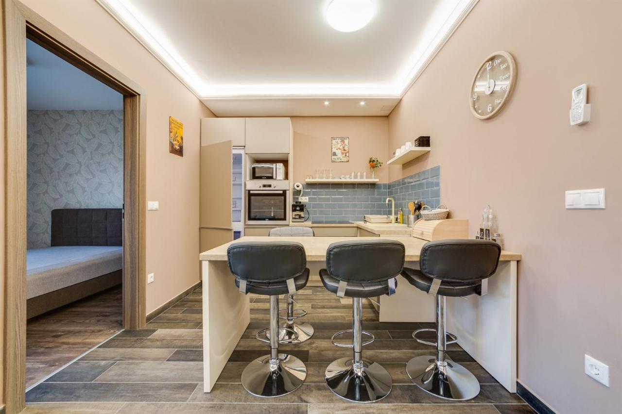 Forest Foeldvar Apartmanok By Bltn Balatonfoldvar Exterior photo