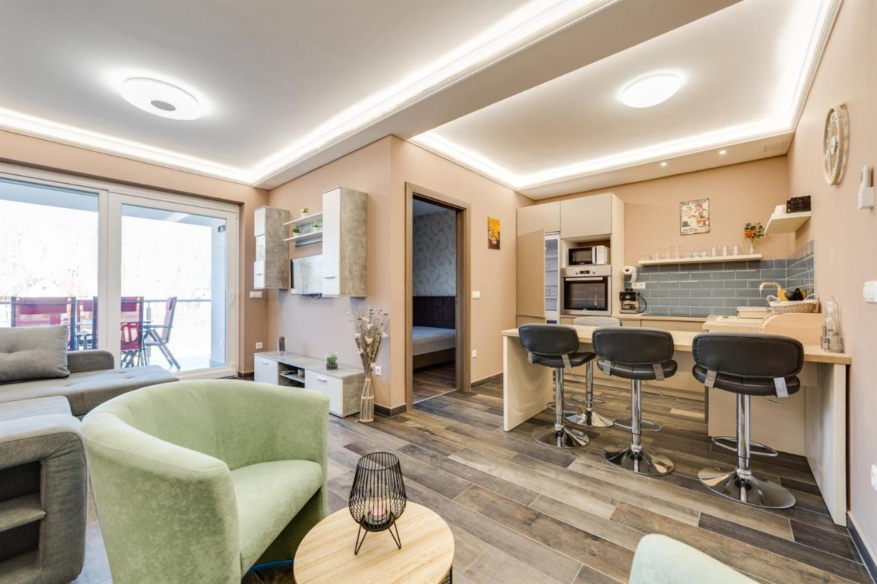 Forest Foeldvar Apartmanok By Bltn Balatonfoldvar Exterior photo